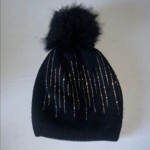 Rhinestone women’s pom-pom black beanie